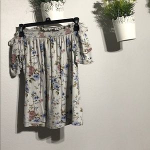 American Eagle Floral Crop Top